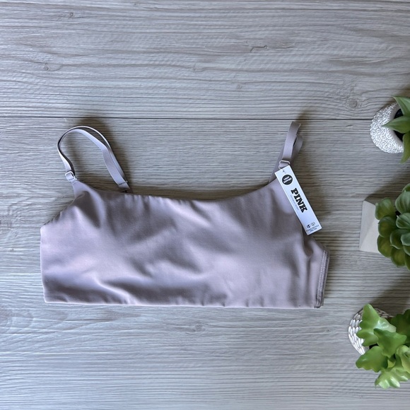 PINK Victoria's Secret Other - VS PINK relay square-neck sports bra size M NWT